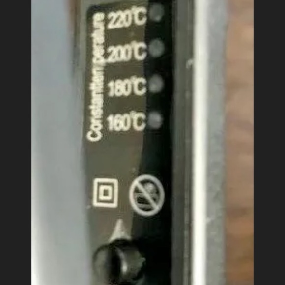 NEW in box PROFESSIONAL FLAT IRON - Picture 3 of 5